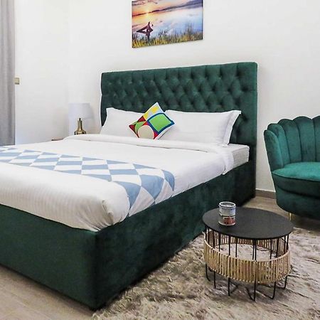Oyo 860 Studio Apartment, Maya Tower 4, Jumeirah Village Triangle Dubai Buitenkant foto